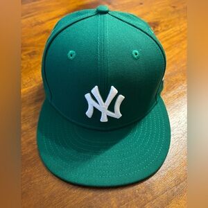 NY Yankees , New Era Fitted hat